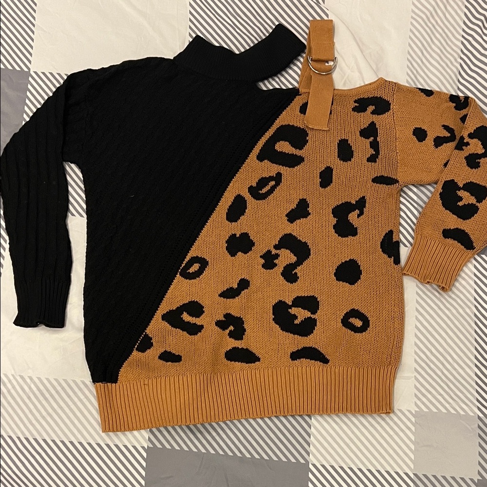 Cozy leopard print, colorblock sweater 🐆 size M